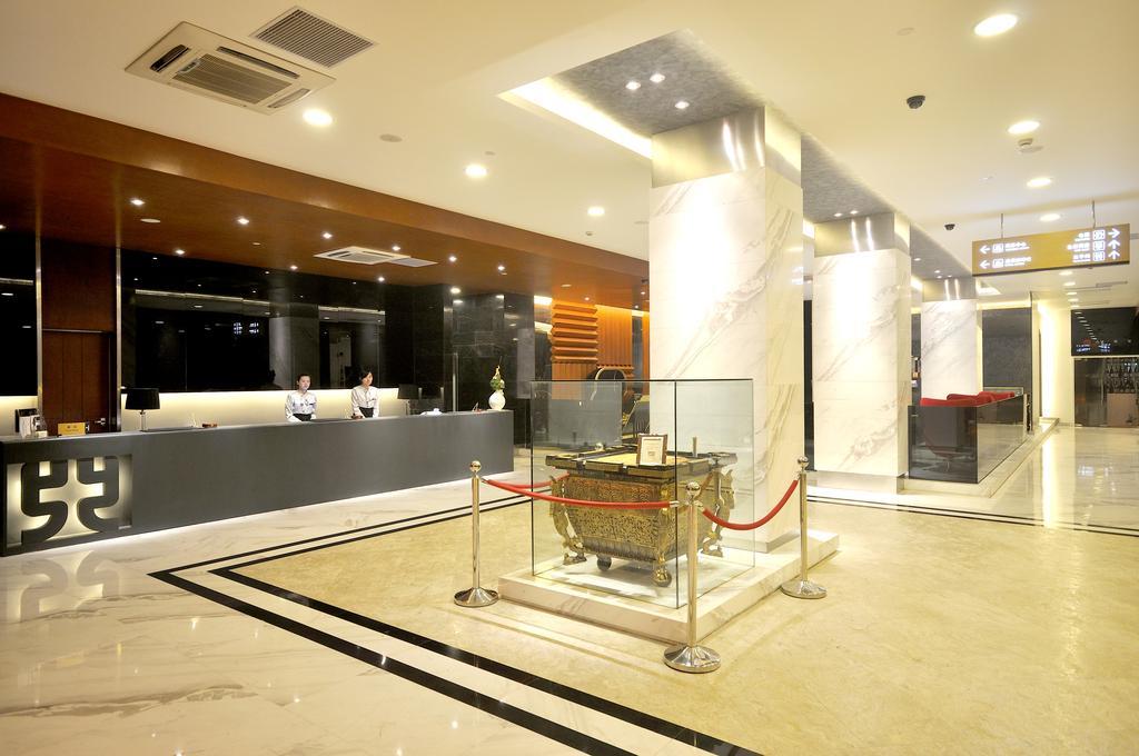 Kingtown Hotel Hongmei Shanghai Exteriör bild